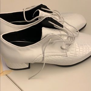 Women’s Saddle Shoes